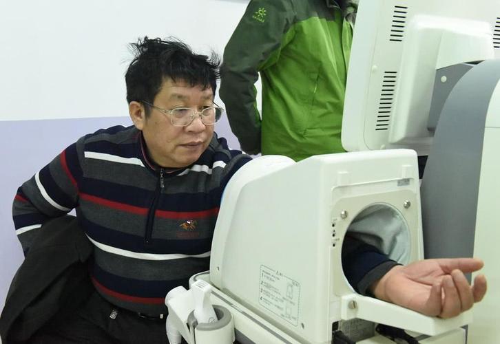 全国网络名人韶南京 燕子矶街道实施新型智慧养老服务体系受称赞